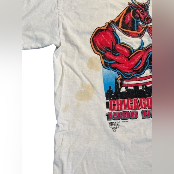 Vintage 1996 Starter Chicago Bulls 'NBA Champs' Logo T-Shirt Made in USA Size L - Picture 4 of 9